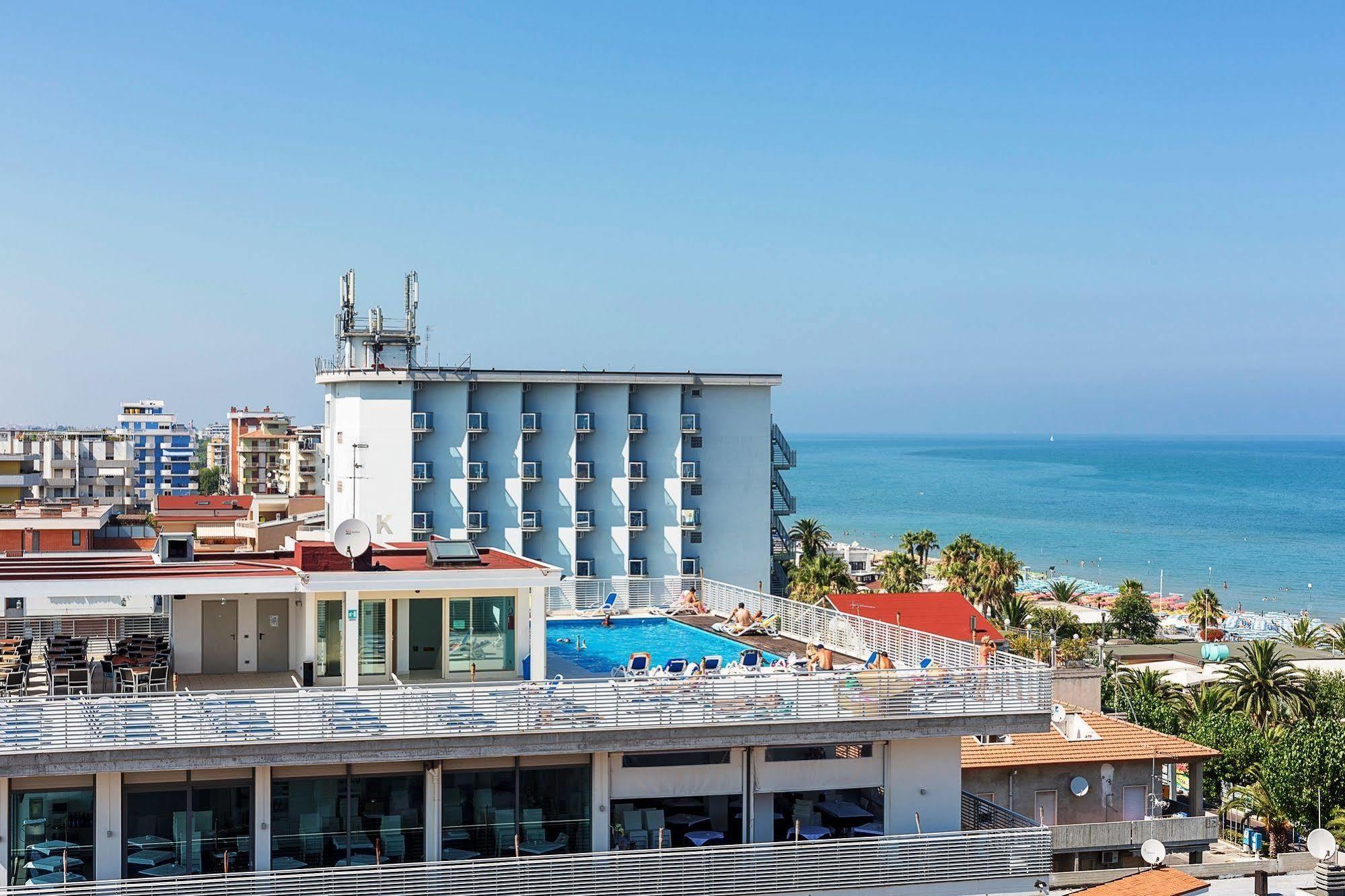 Medi Garden Hotel&Residence Alba Adriatica Exterior photo